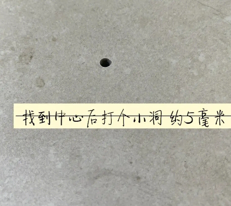 连平瓷砖空鼓维修公司专业解答在瓷砖铺贴过程中，如果砂料搅拌不均匀，将会带来以下问题