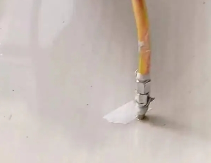 连平瓷砖空鼓维修公司专业解答在瓷砖铺贴过程中，如果使用的砂料过粗（如全部使用了粗砂），可能会导致以下问题